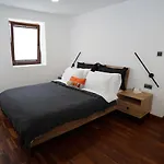 Muyo House Урла